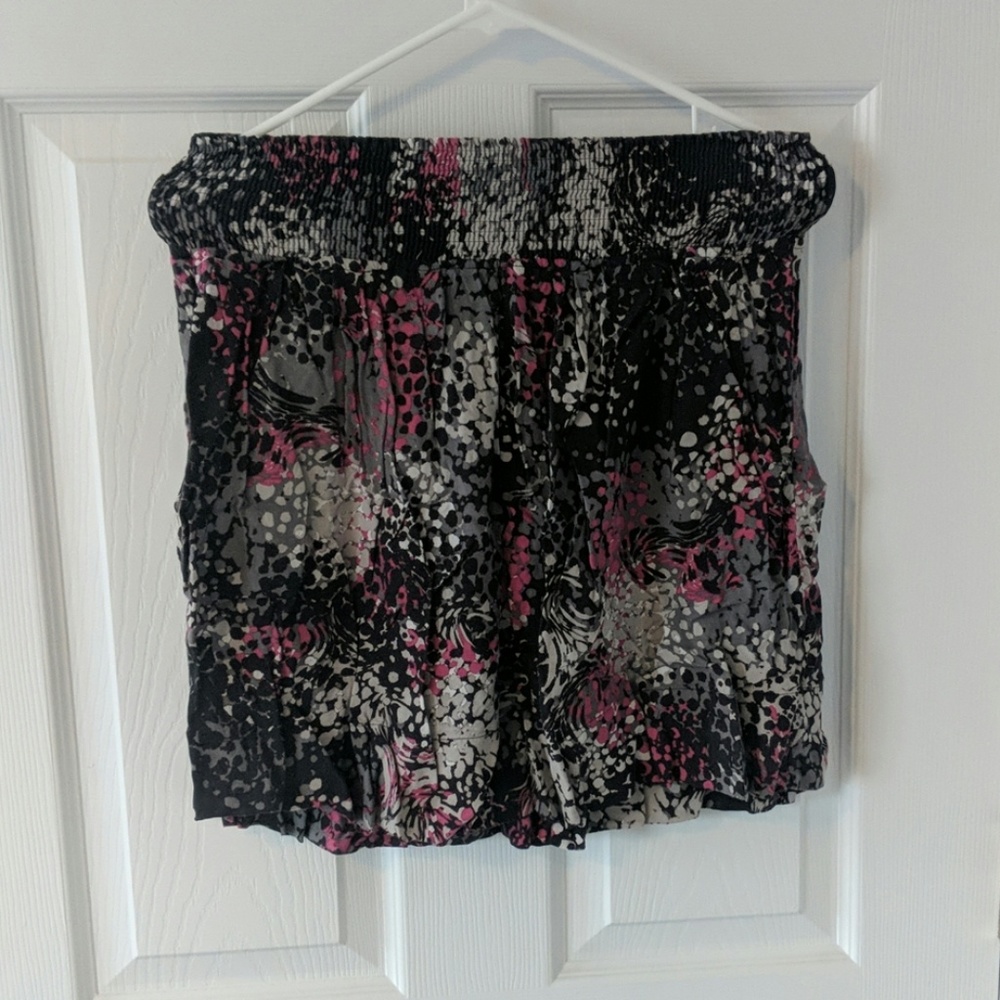 Black and pink pattern skirt
